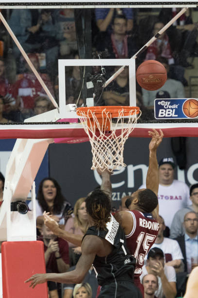 屡创佳绩 屡创佳绩