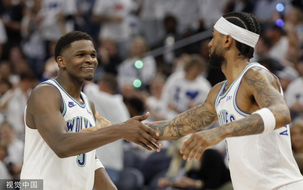 现尤其亮眼 现尤其亮眼